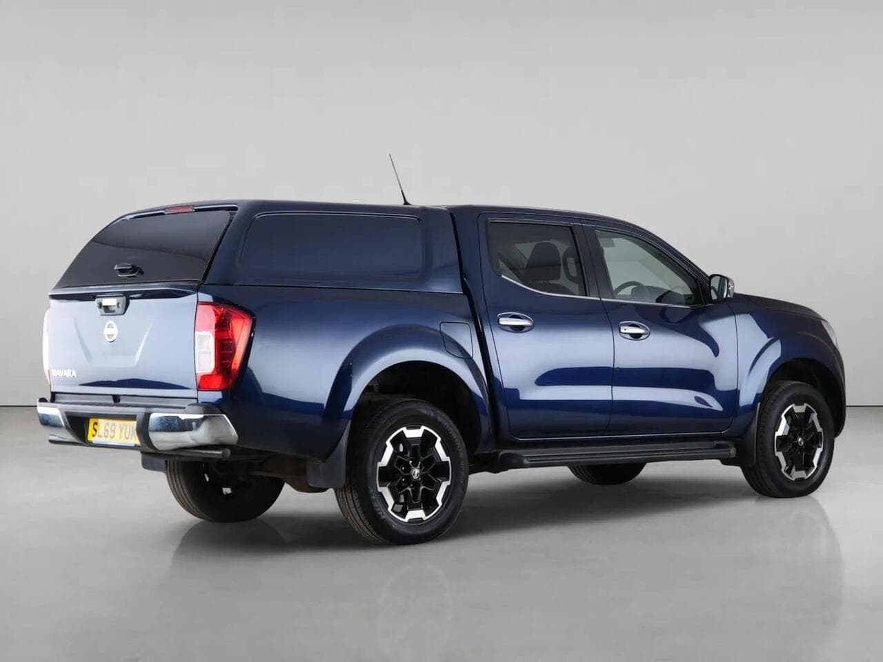 Nissan Navara thumbnail Rear Right