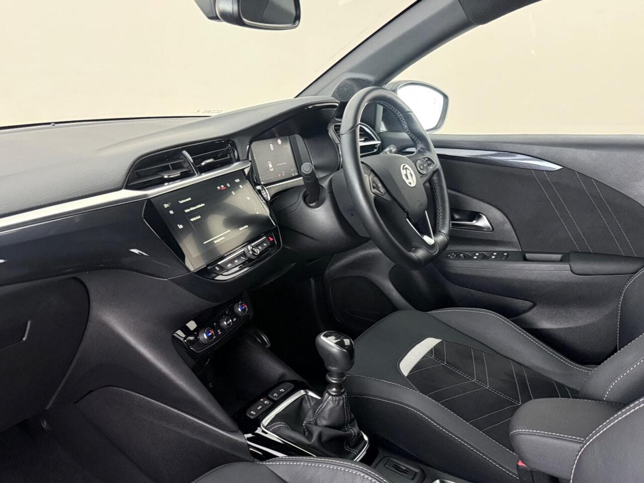 Vauxhall Corsa thumbnail Interior Front