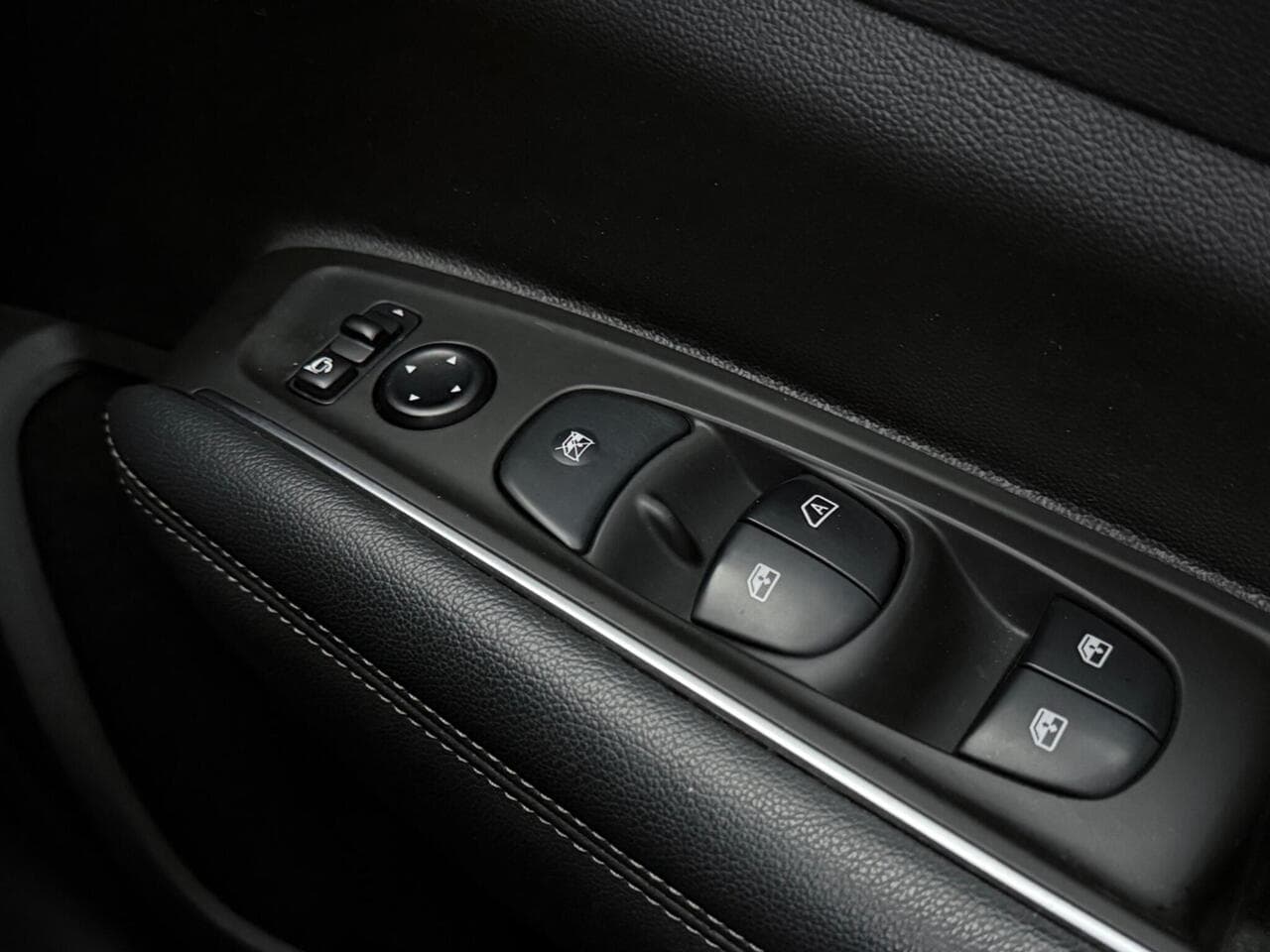 Renault Koleos thumbnail Misc Controls