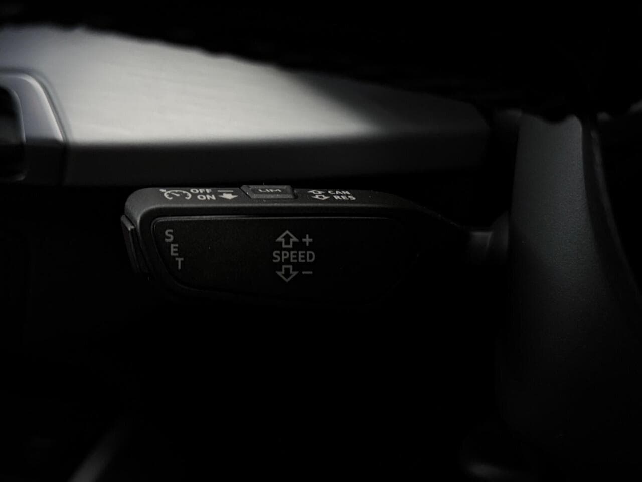 Audi Q2 thumbnail Misc Controls