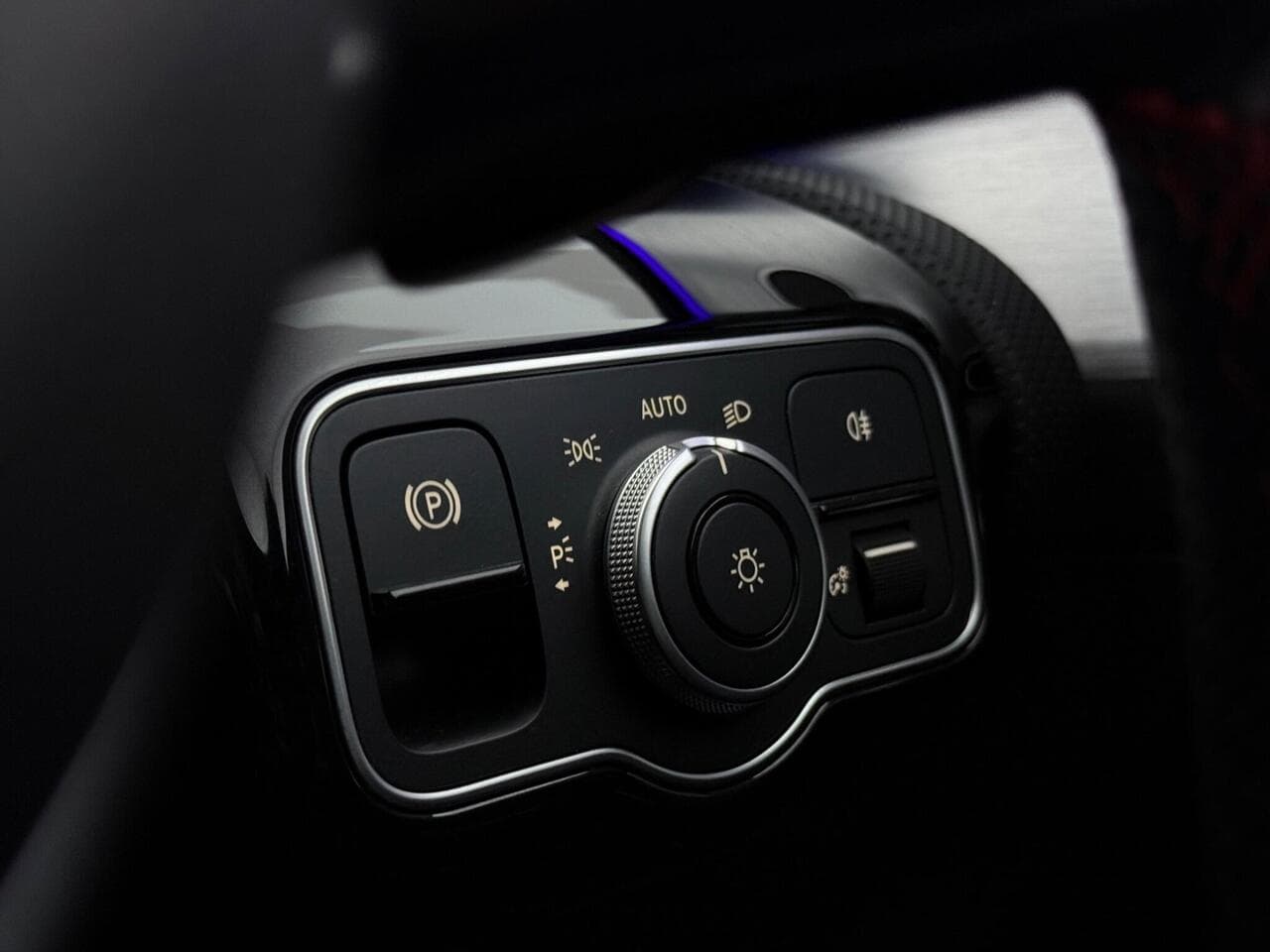 Mercedes-Benz CLA thumbnail Misc Controls