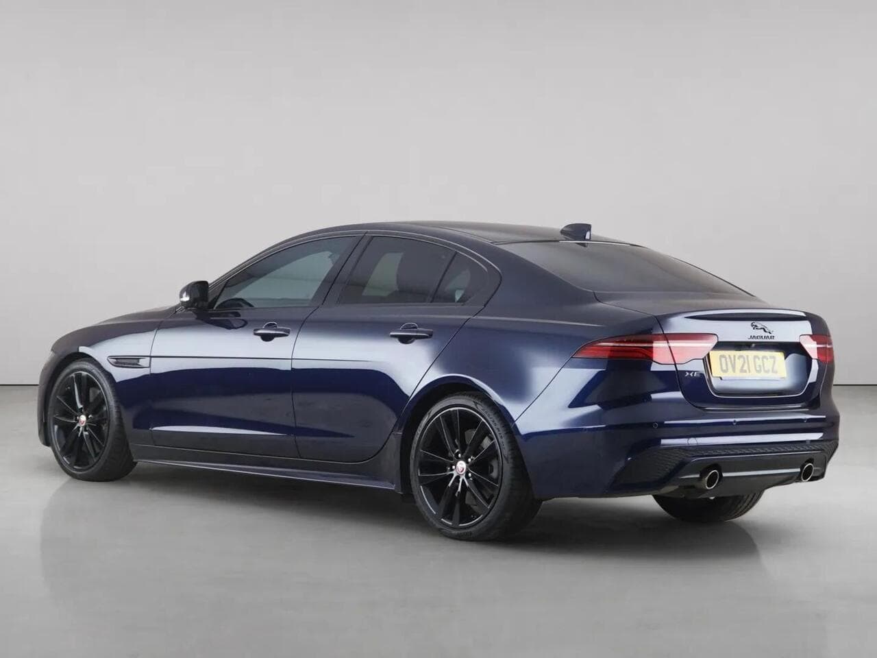 Jaguar XE thumbnail Rear Left