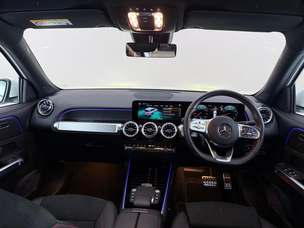 Mercedes-Benz GLB thumbnail Interior Front