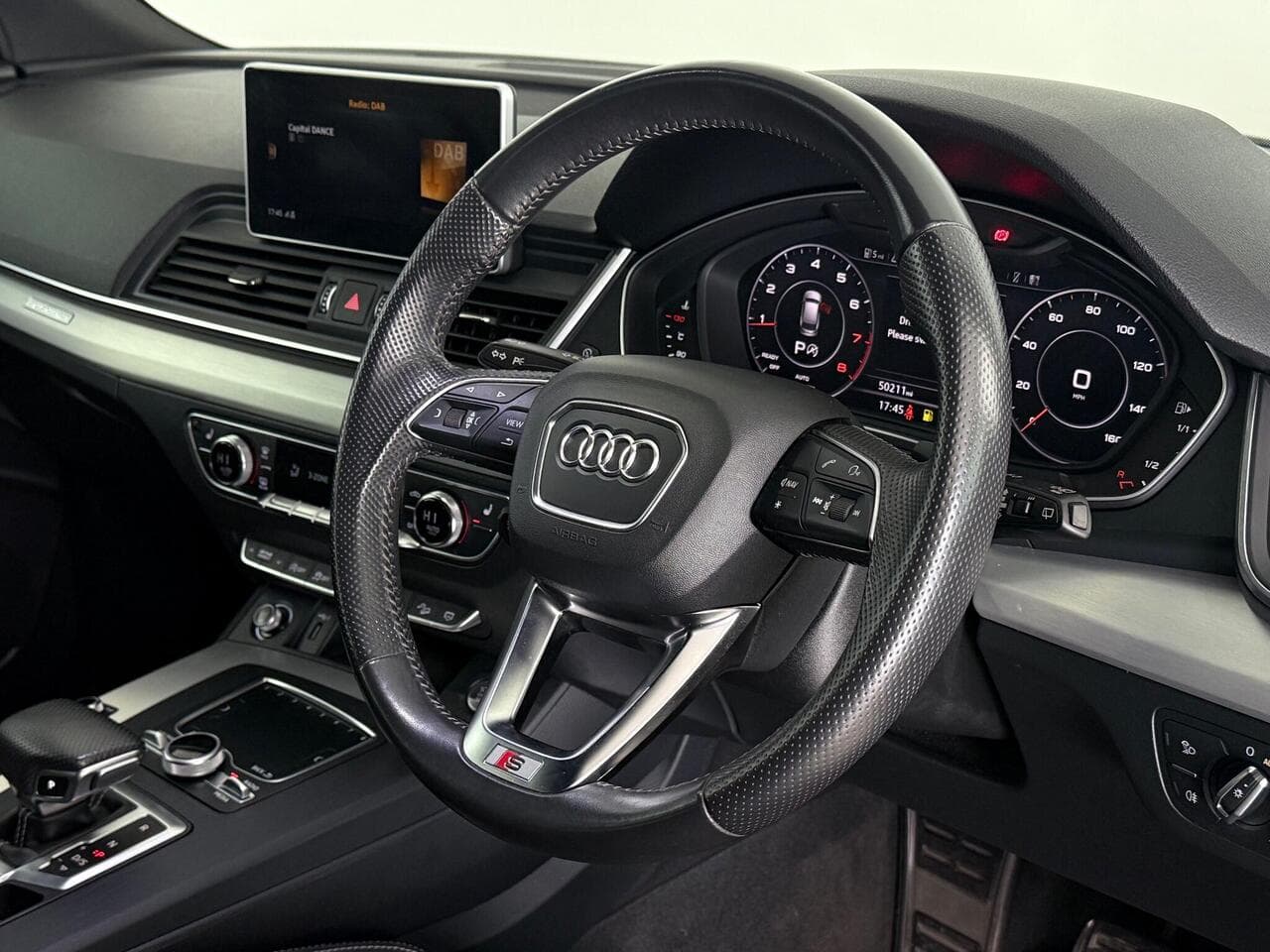 Audi Q5 thumbnail Steering Wheel