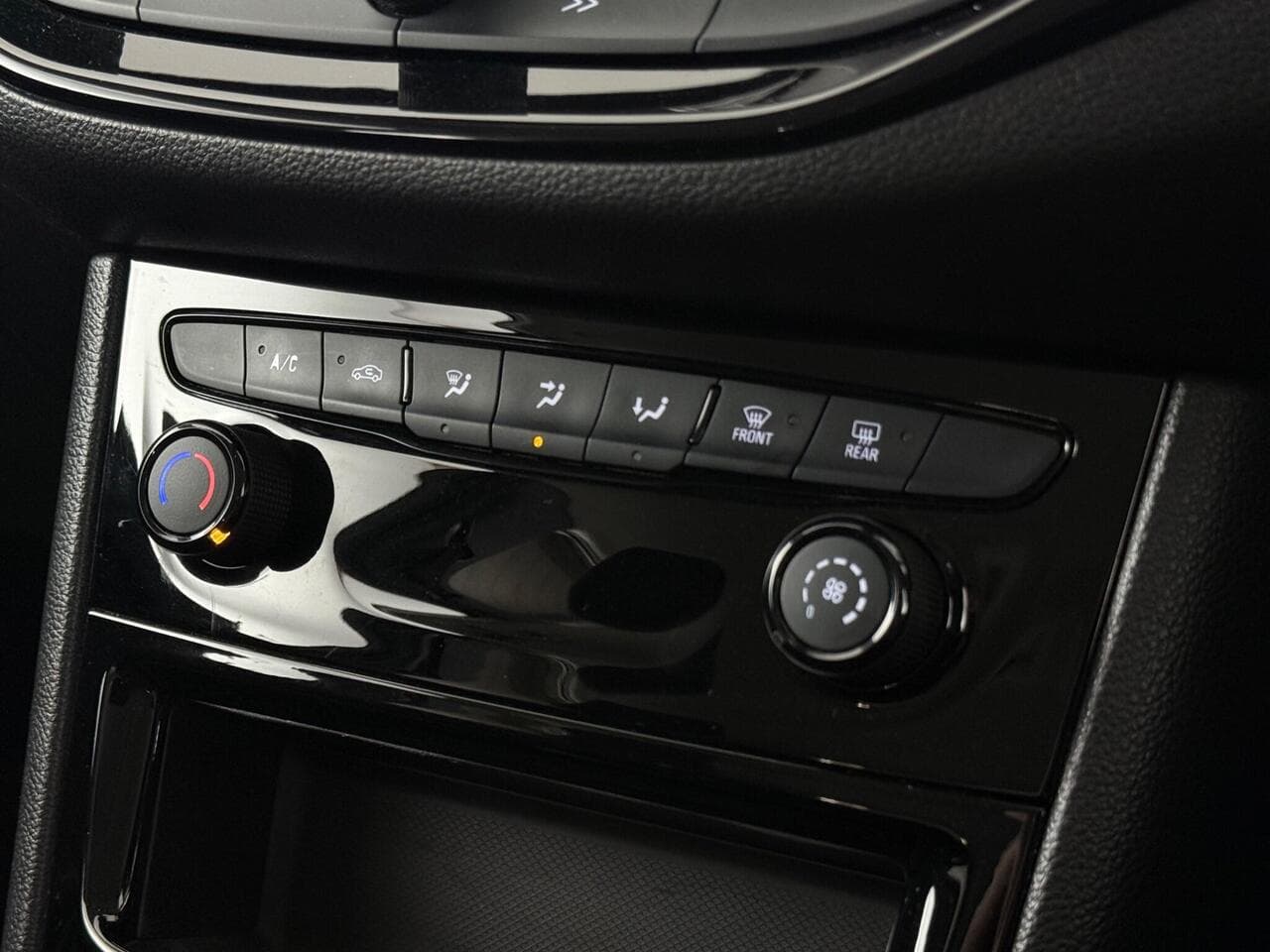 Vauxhall Astra thumbnail Misc Controls