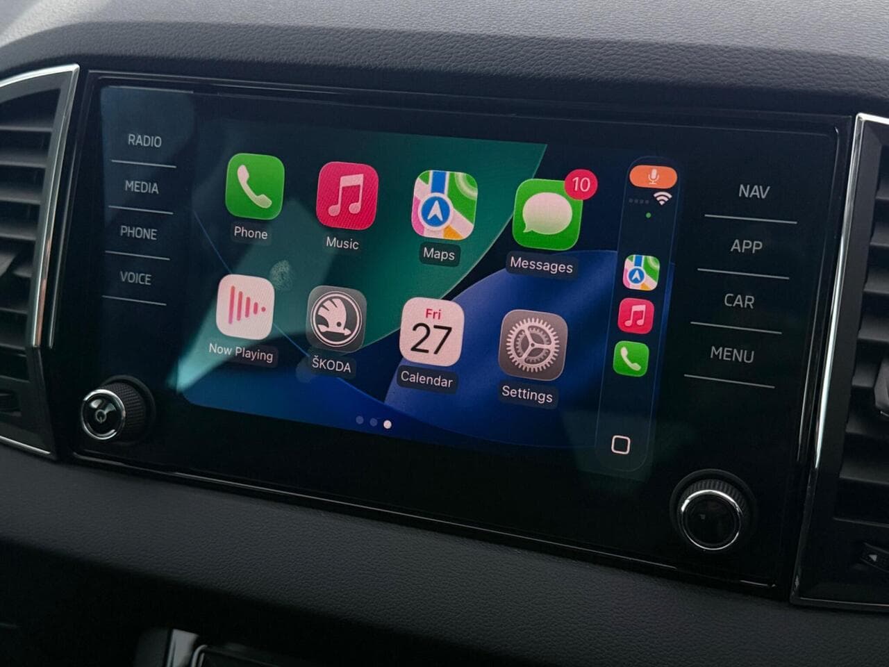 Skoda Karoq thumbnail Infotainment System