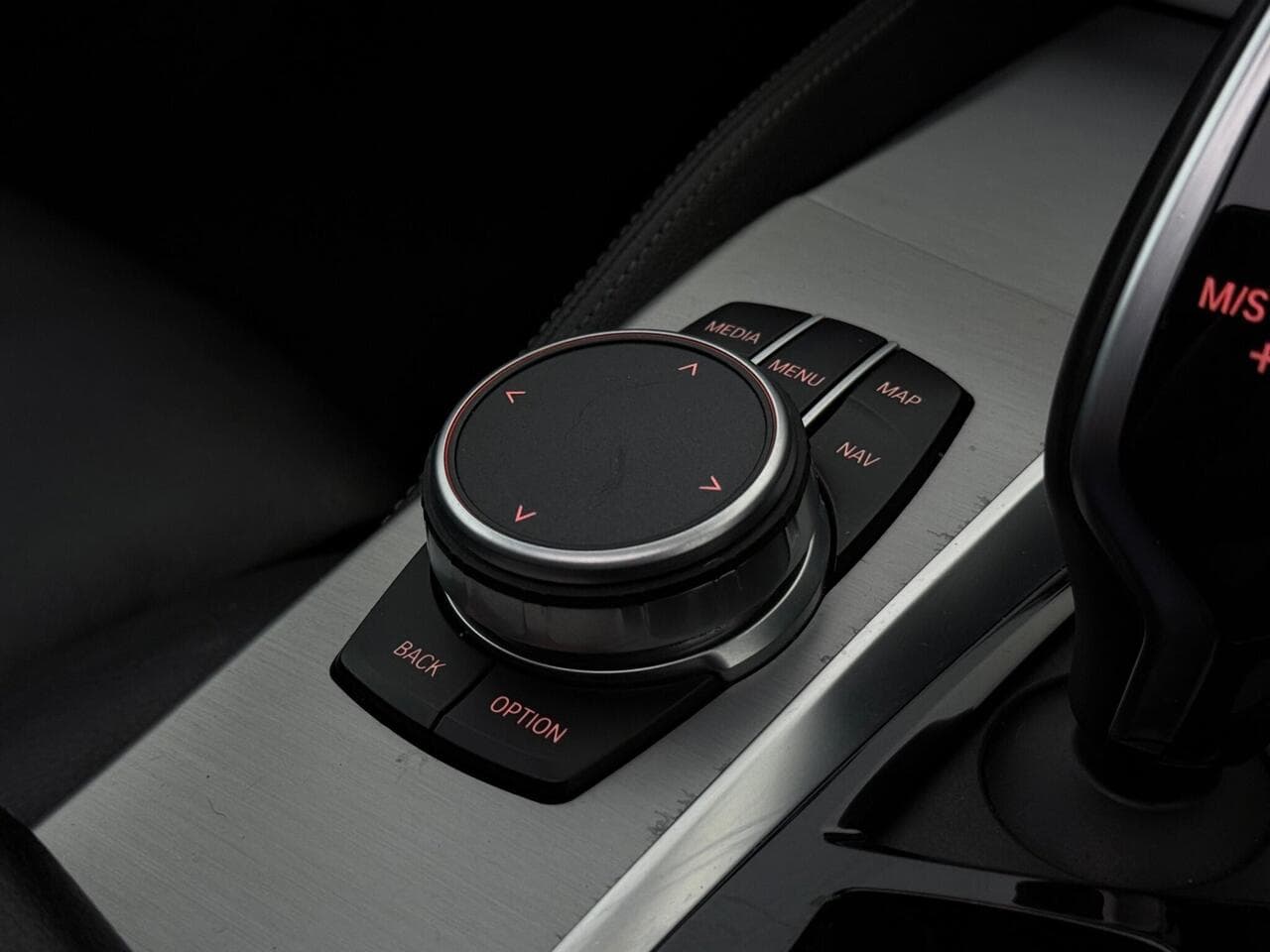 BMW 5 Series thumbnail Misc Controls