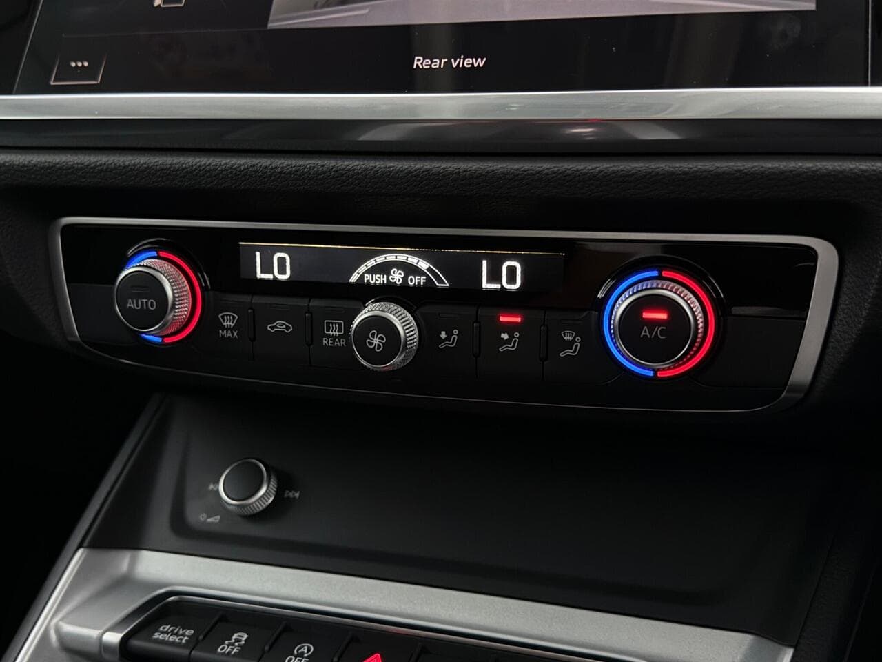 Audi Q3 thumbnail Misc Controls