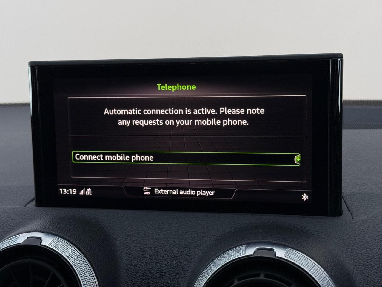 Audi Q2 thumbnail Infotainment System