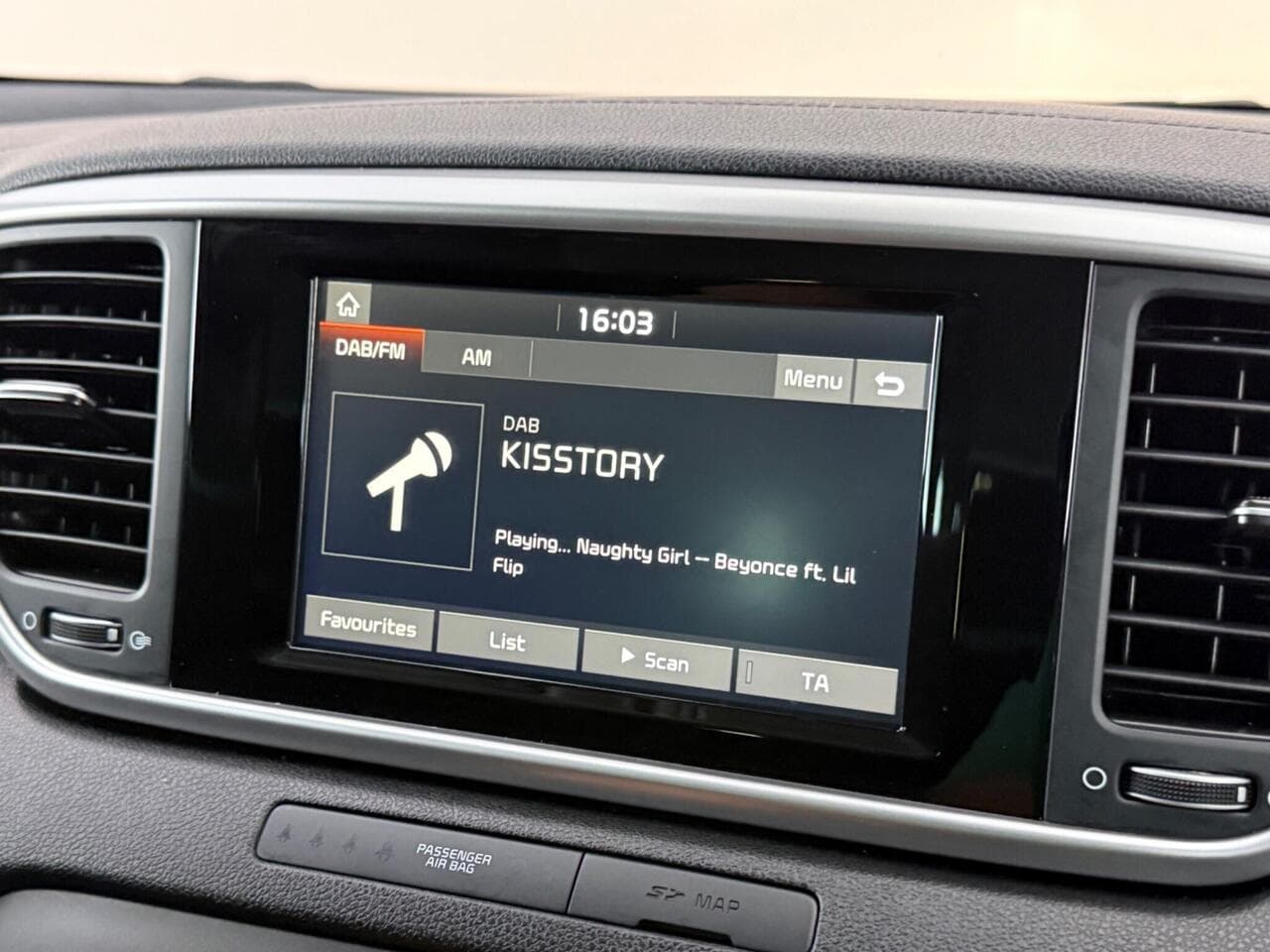Kia Sportage thumbnail Infotainment System