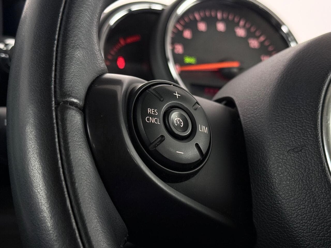 MINI Countryman thumbnail Misc Controls