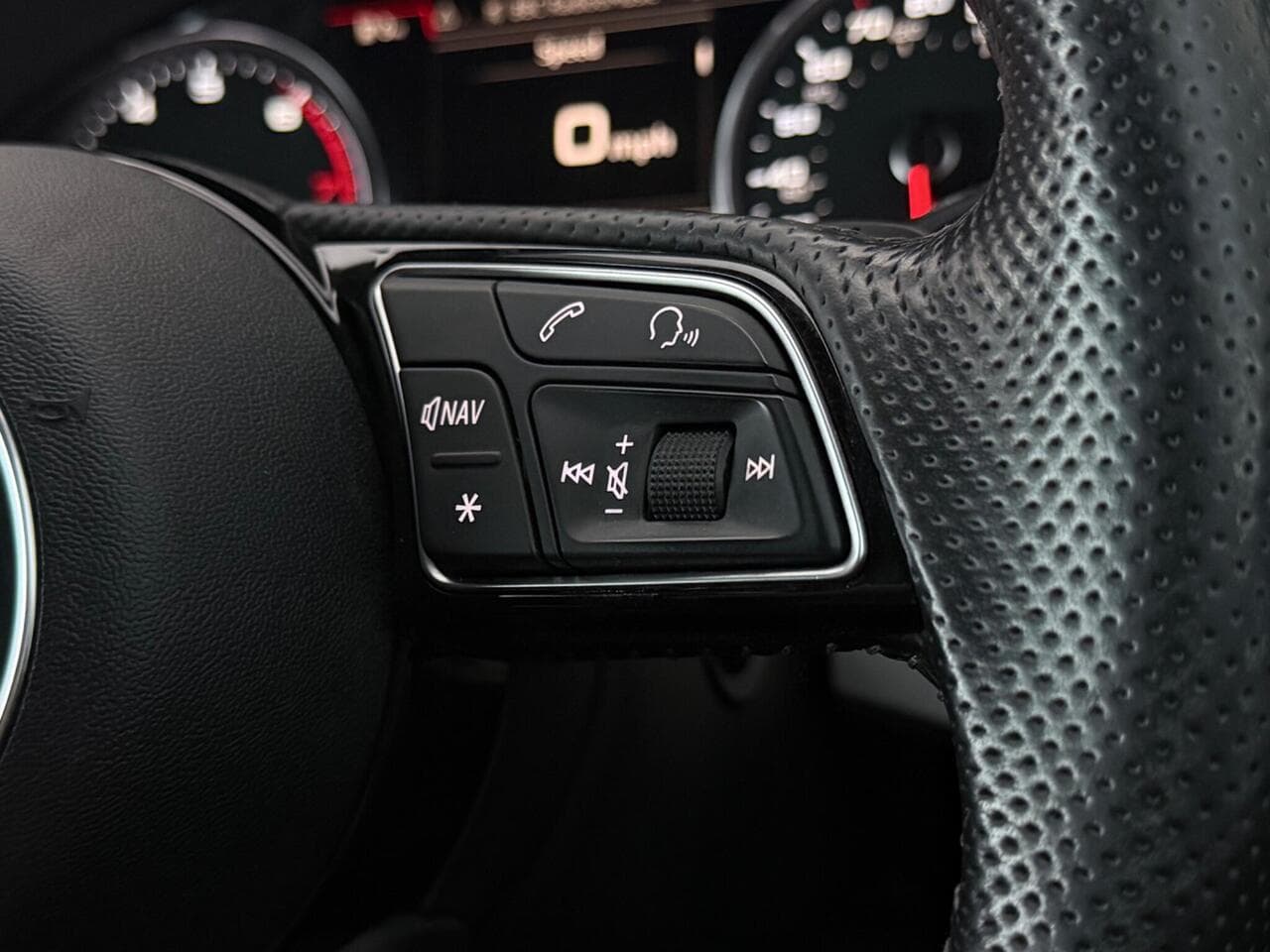 Audi A5 Cabriolet thumbnail Misc Controls