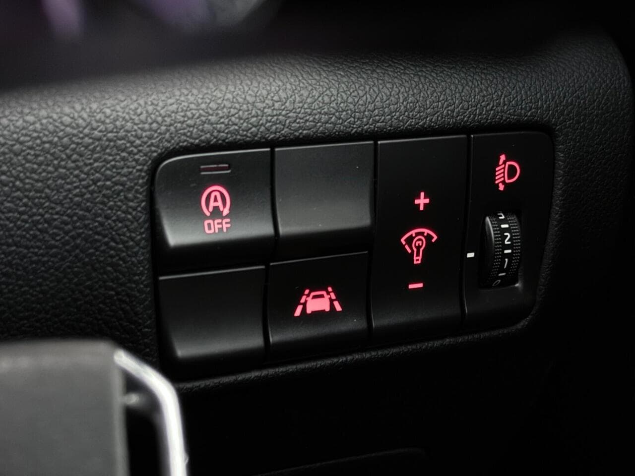 Kia Sportage thumbnail Misc Controls