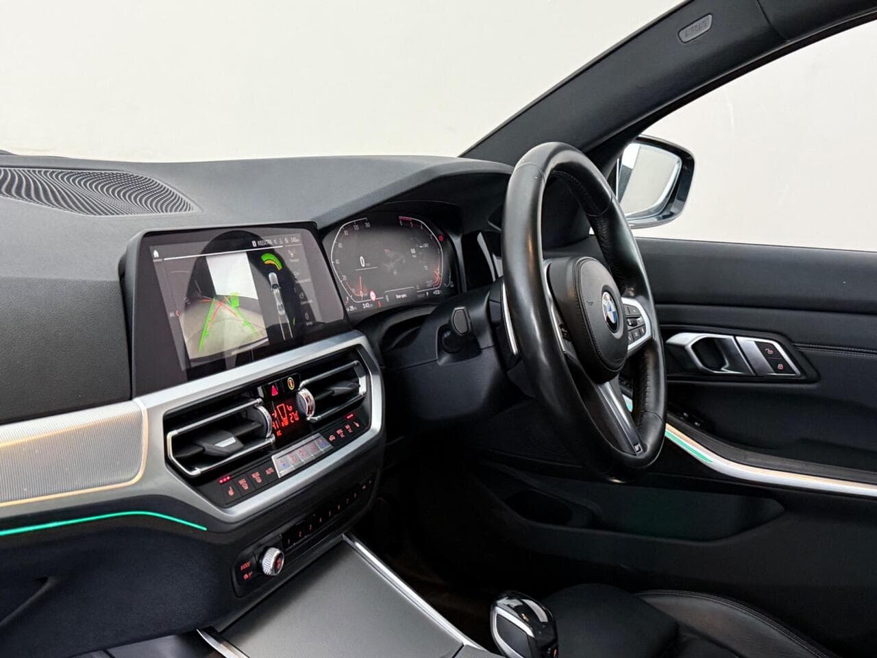 BMW 3 Series thumbnail Interior Front