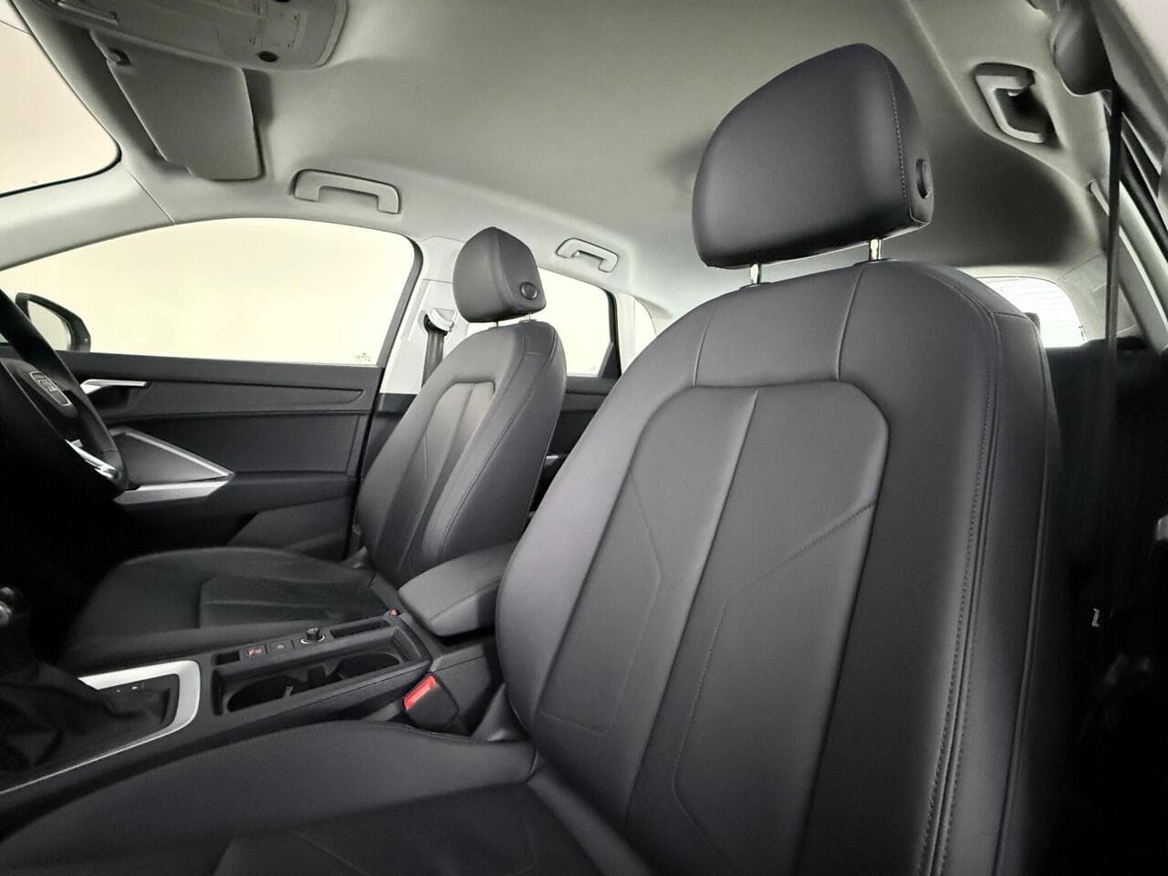 Audi Q3 thumbnail Seat Front Passenger