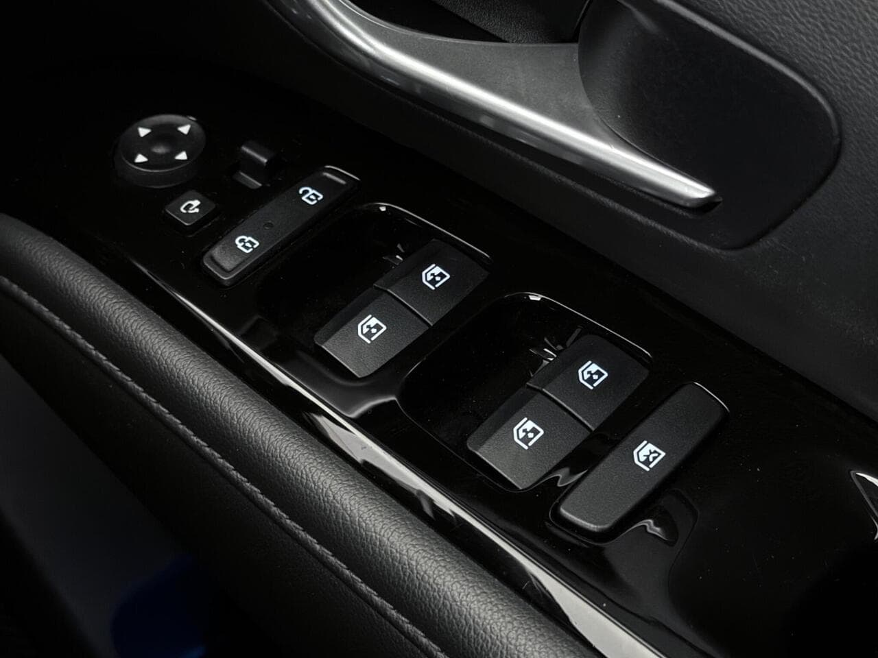 Hyundai TUCSON thumbnail Misc Controls