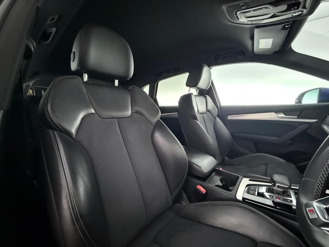 Audi Q5 thumbnail Seat Driver