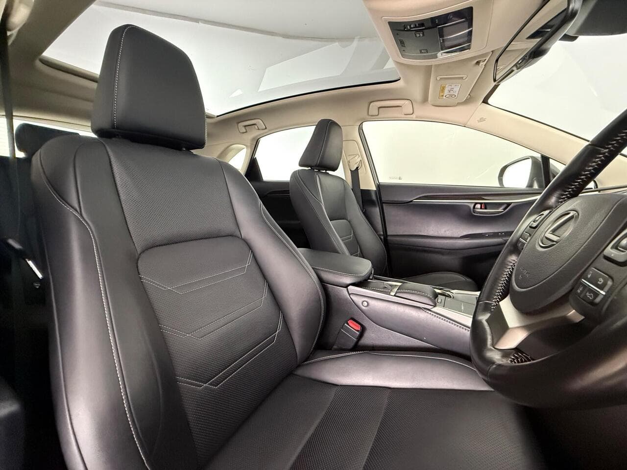 Lexus NX thumbnail Seat Driver
