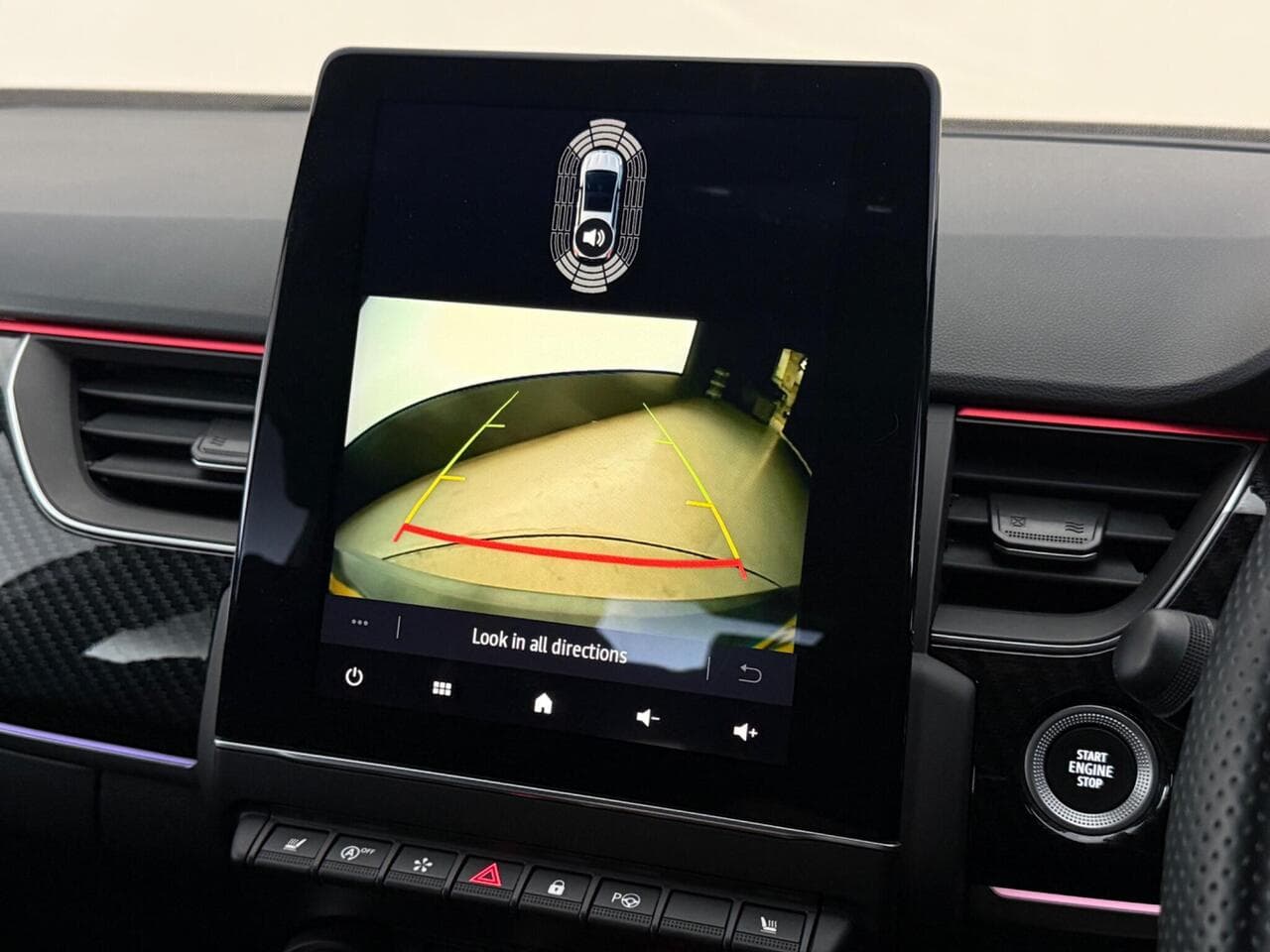 Renault Arkana thumbnail Infotainment System