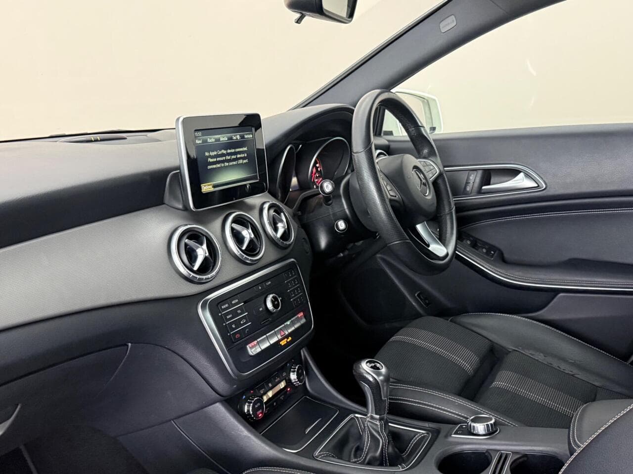 Mercedes-Benz CLA thumbnail Interior Front