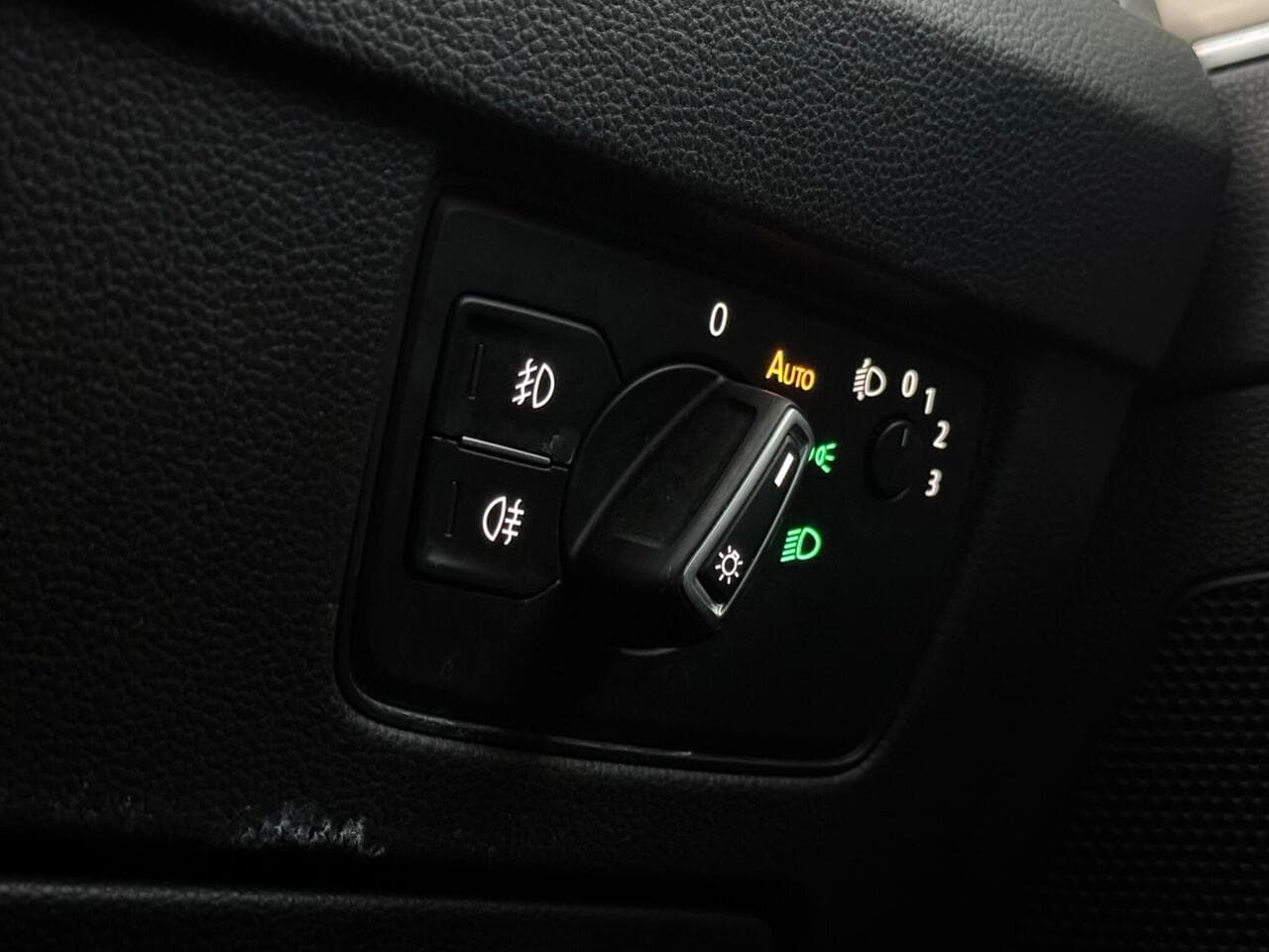 Volkswagen Passat thumbnail Misc Controls