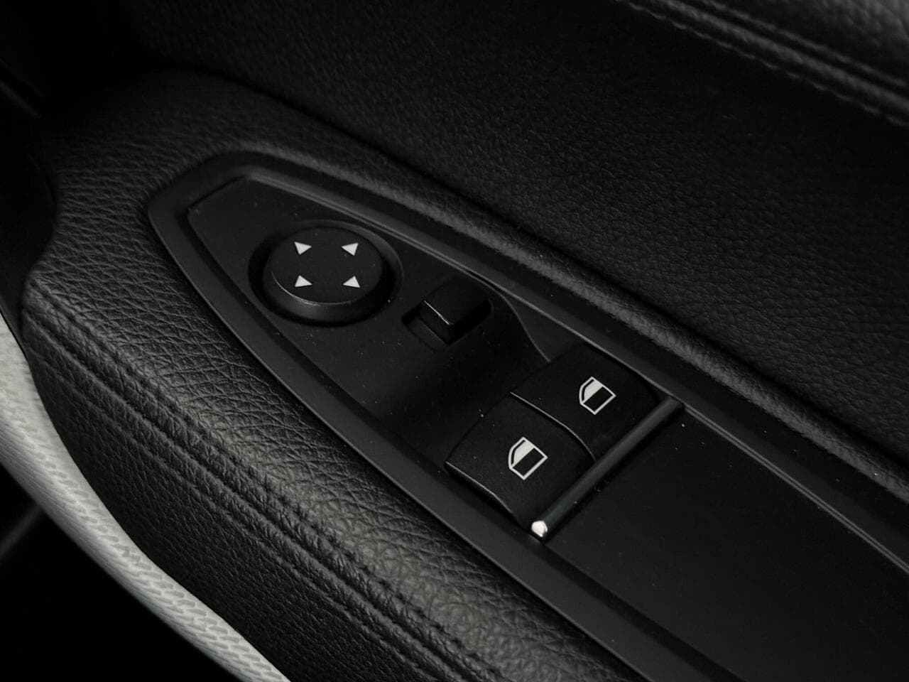 BMW 2 Series thumbnail Misc Controls
