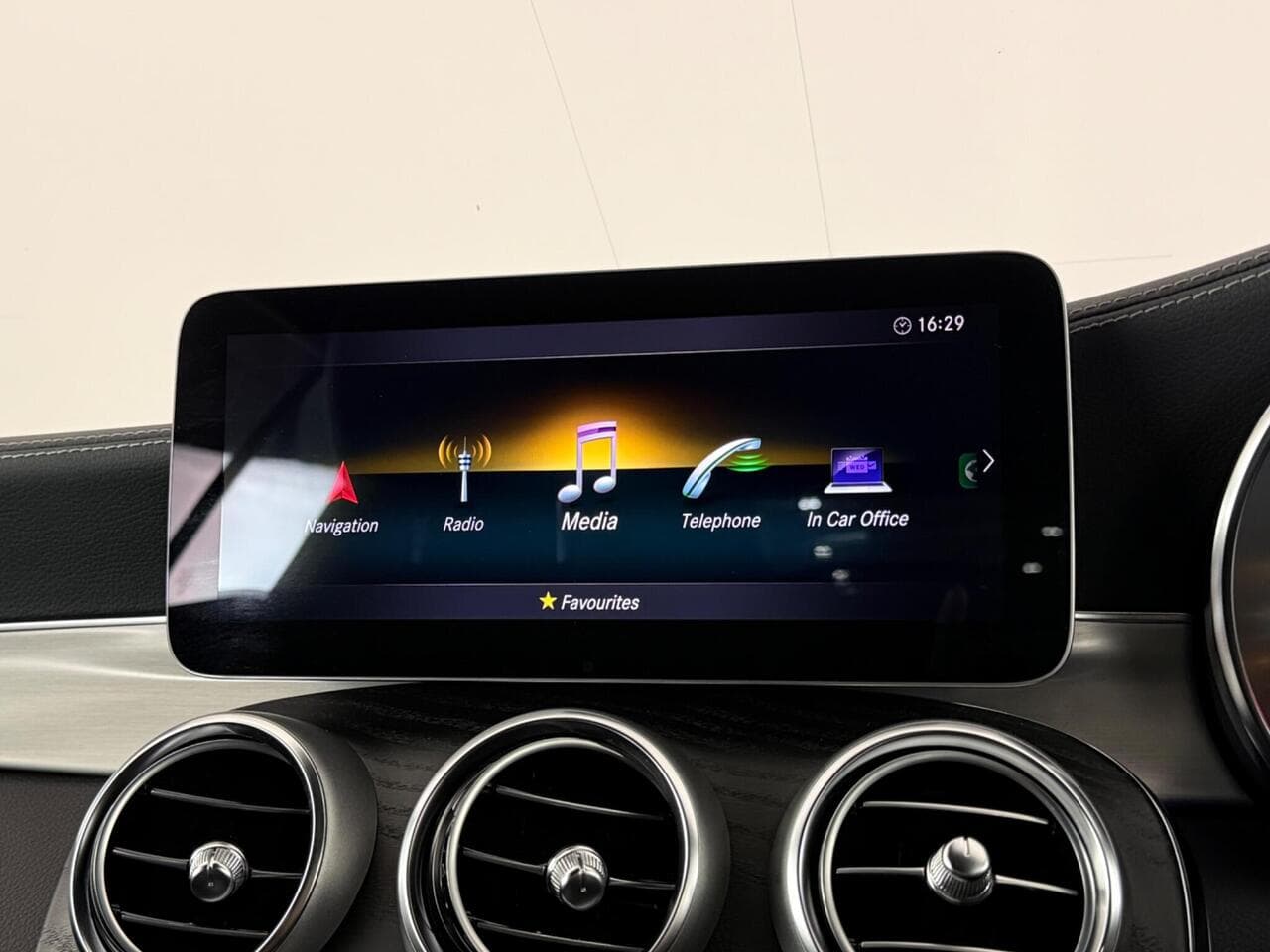 Mercedes-Benz C Class thumbnail Infotainment System