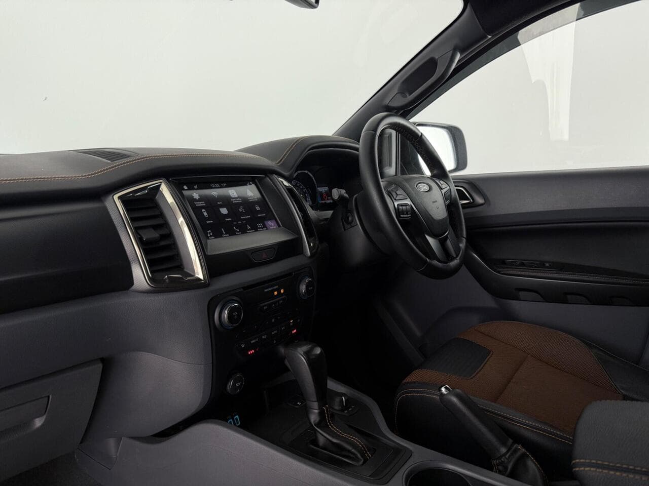 Ford Ranger thumbnail Interior Front