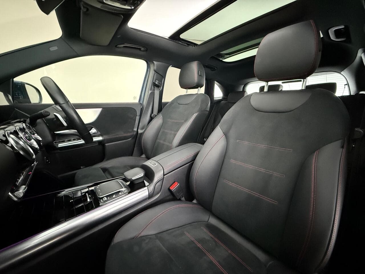 Mercedes-Benz EQA thumbnail Seat Front Passenger