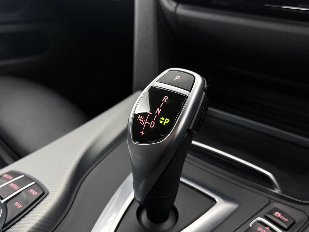 BMW 4 Series Gran Coupe thumbnail Interior Front