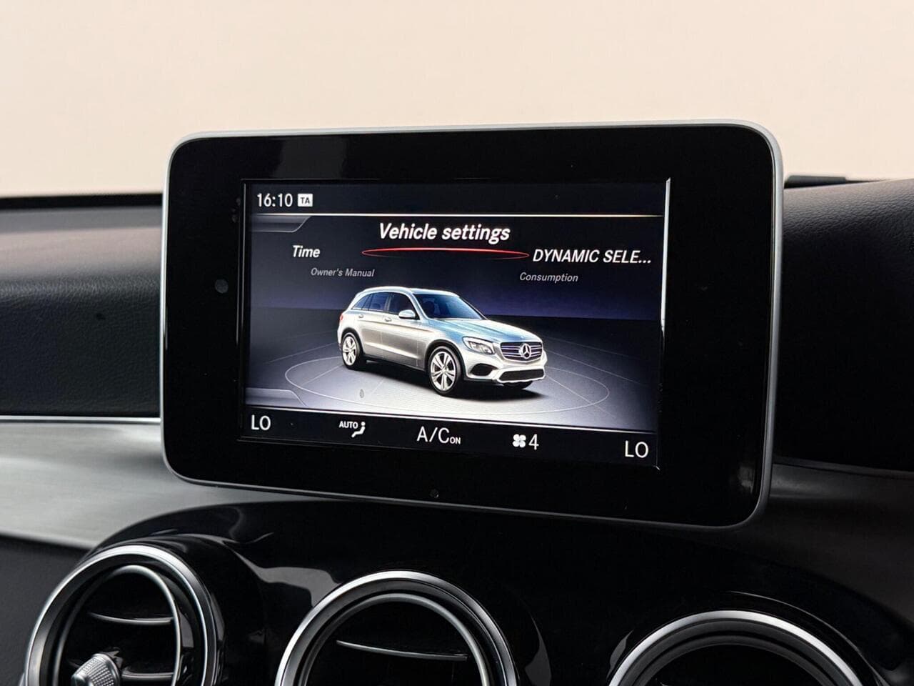Mercedes-Benz GLC thumbnail Infotainment System