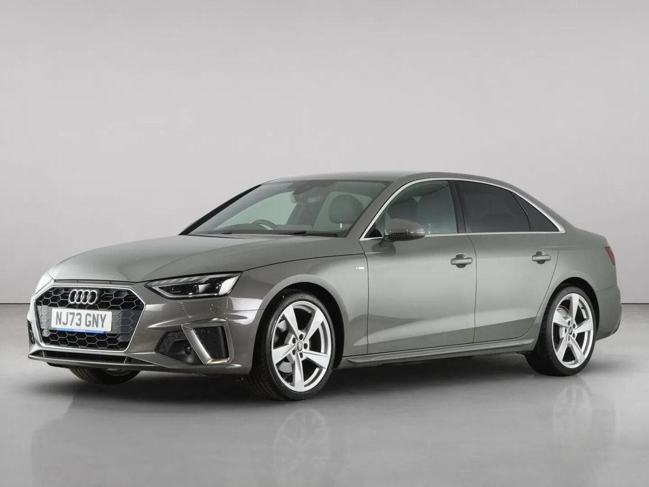 Audi A4 thumbnail Front Left