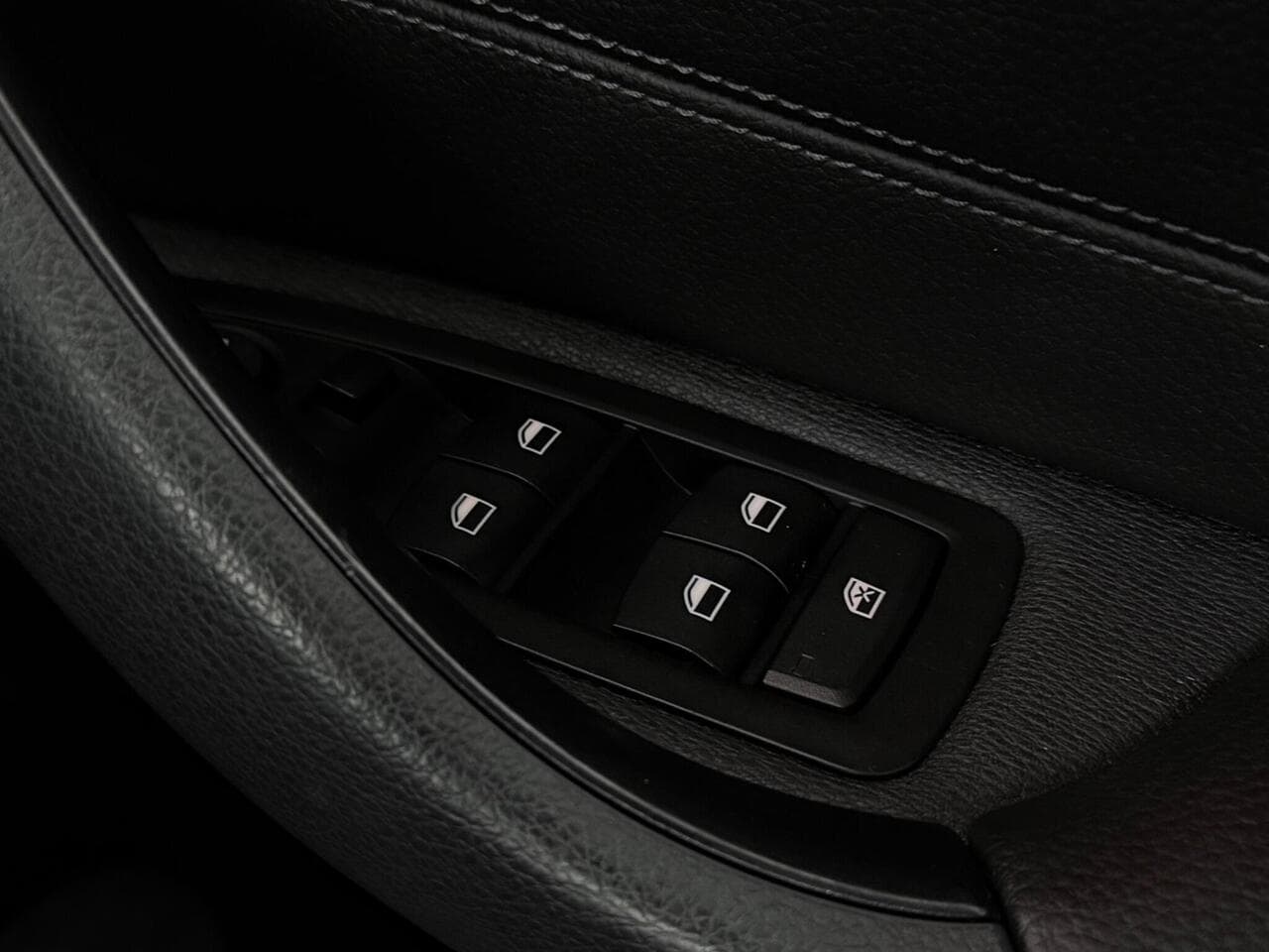 BMW X1 thumbnail Misc Controls
