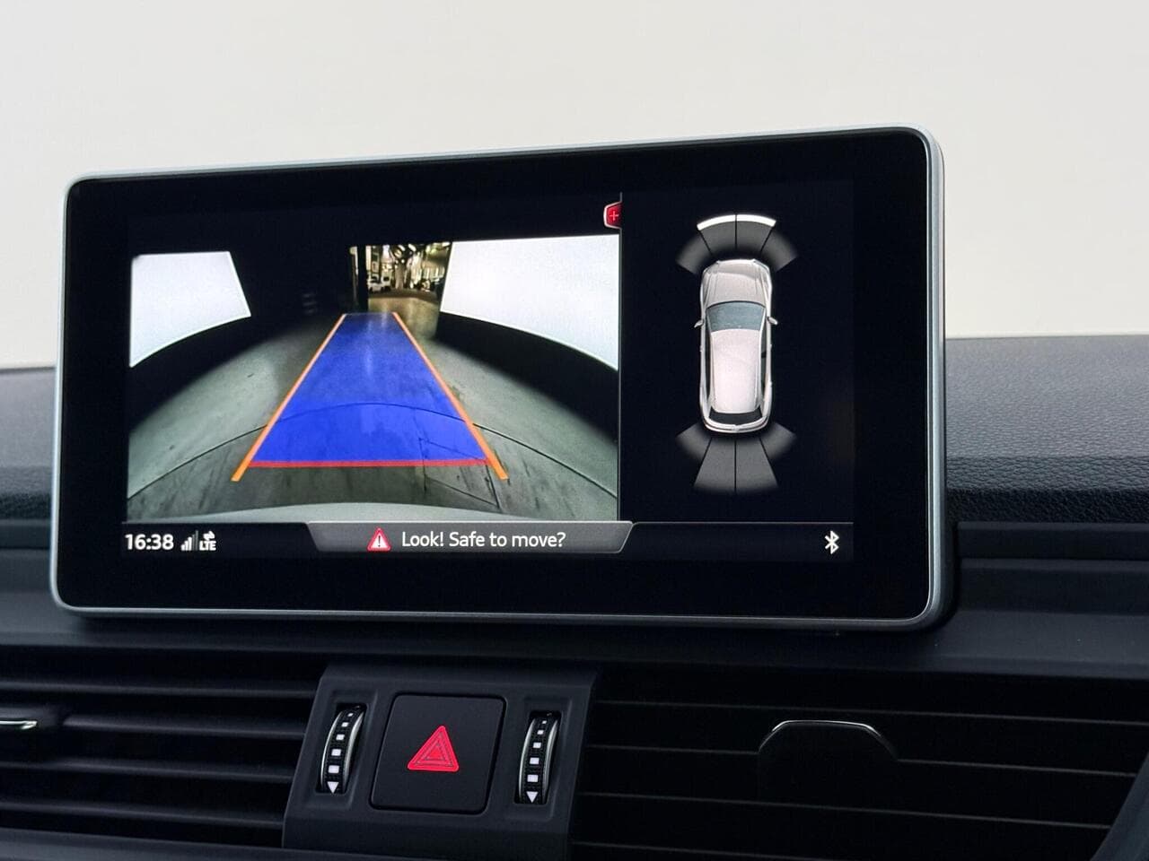 Audi Q5 thumbnail Infotainment System
