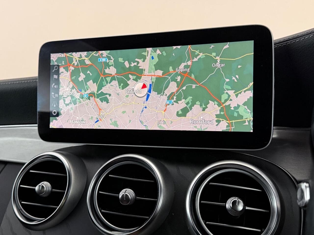 Mercedes-Benz C Class thumbnail Infotainment System