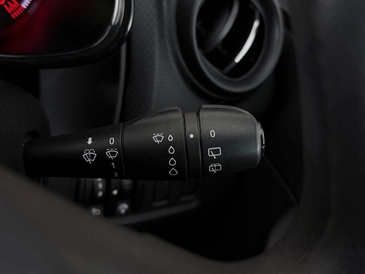 Renault Clio thumbnail Misc Controls