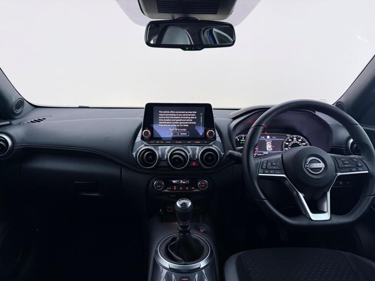Nissan Juke thumbnail Interior Front