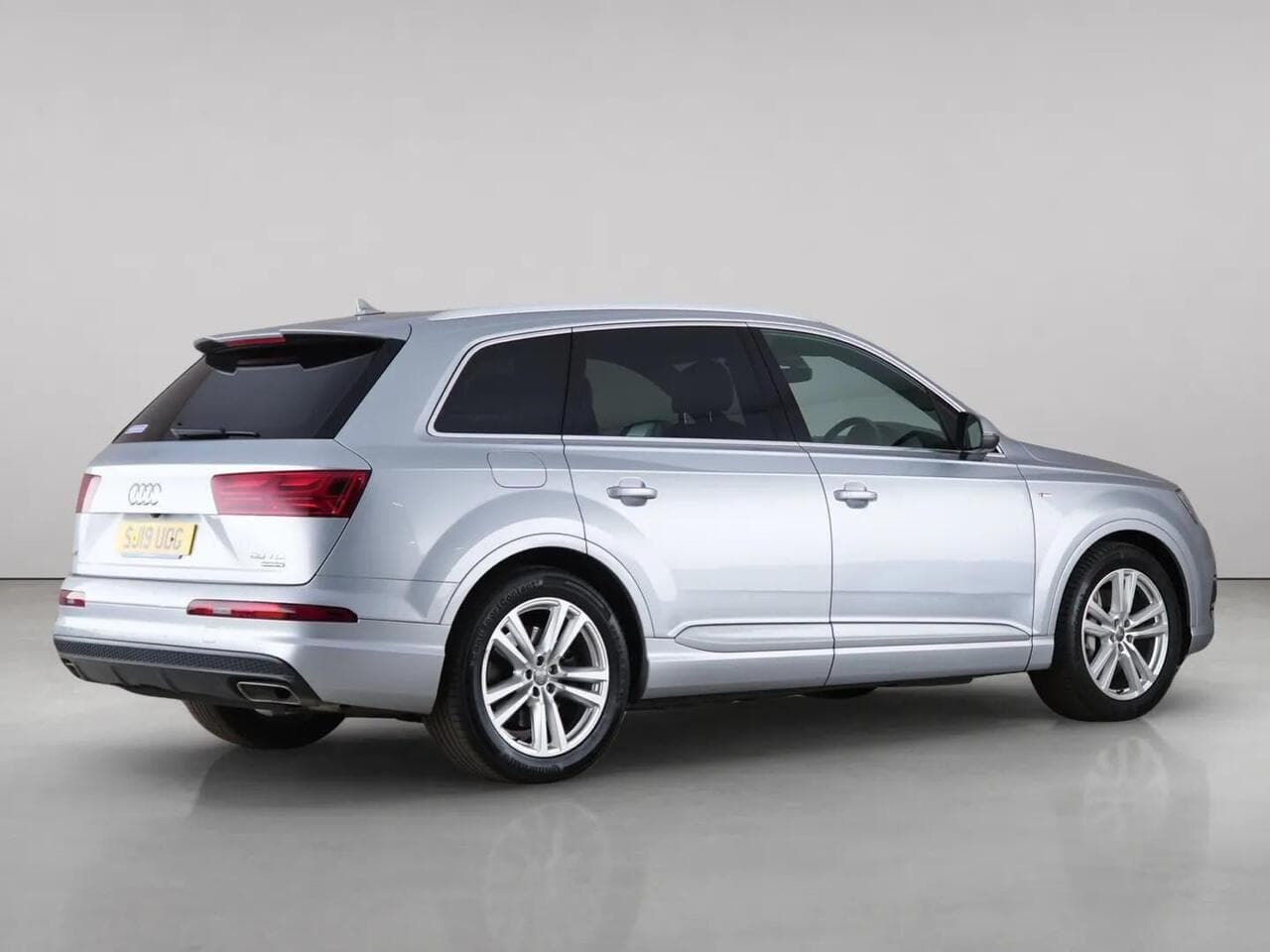 Audi Q7 thumbnail Rear Right