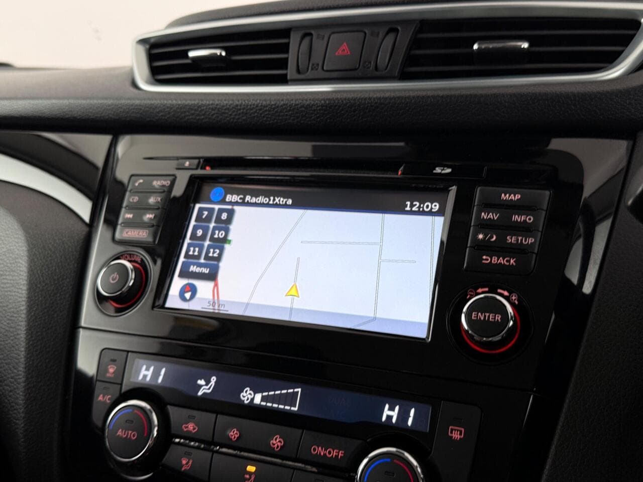 Nissan Qashqai thumbnail Infotainment System