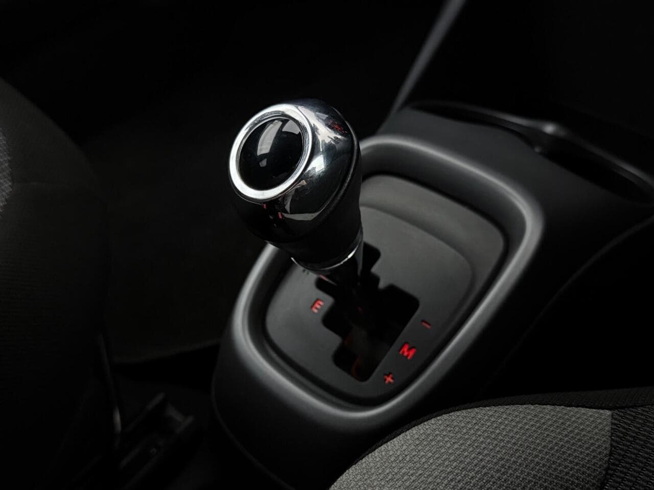 Toyota AYGO thumbnail Interior Front