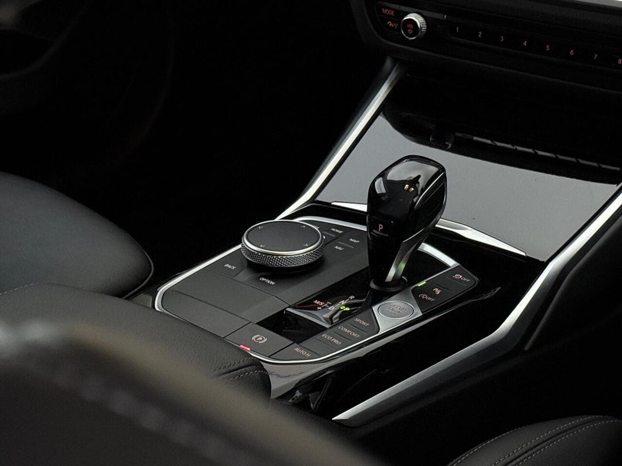BMW 3 Series thumbnail Interior Front