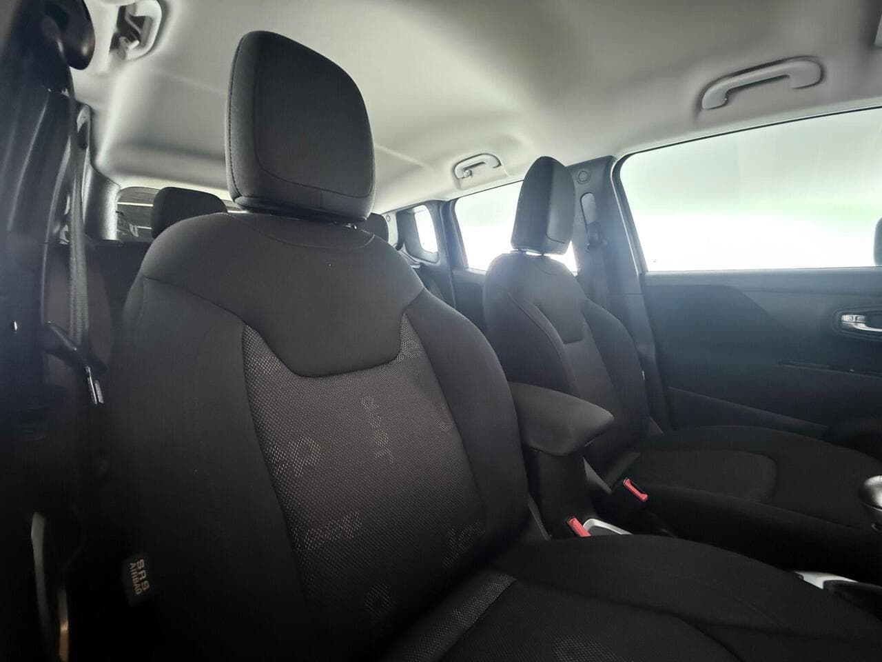 Jeep Renegade thumbnail Seats Rear