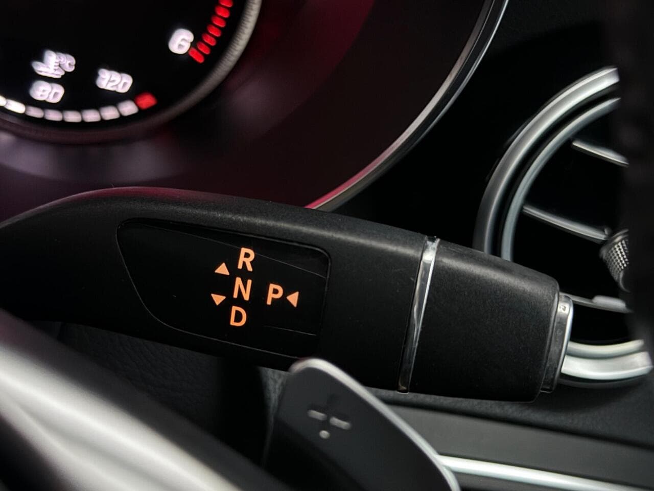 Mercedes-Benz GLC thumbnail Misc Controls