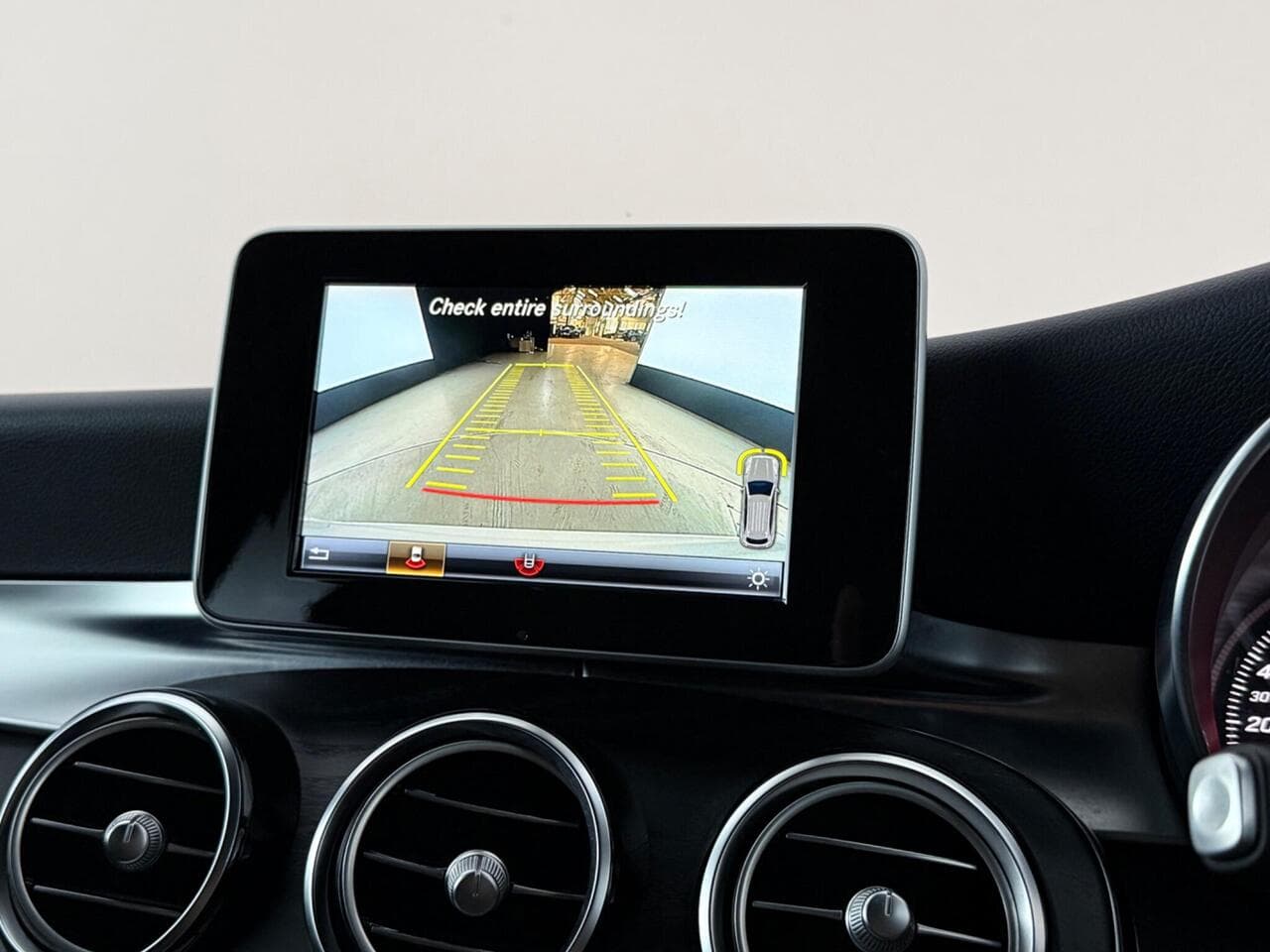 Mercedes-Benz GLC thumbnail Infotainment System