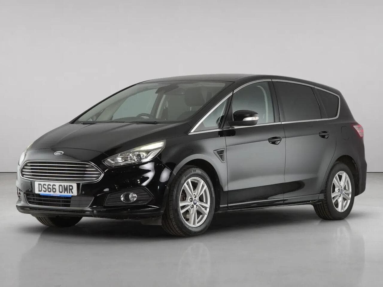 Ford S-Max thumbnail Front Left