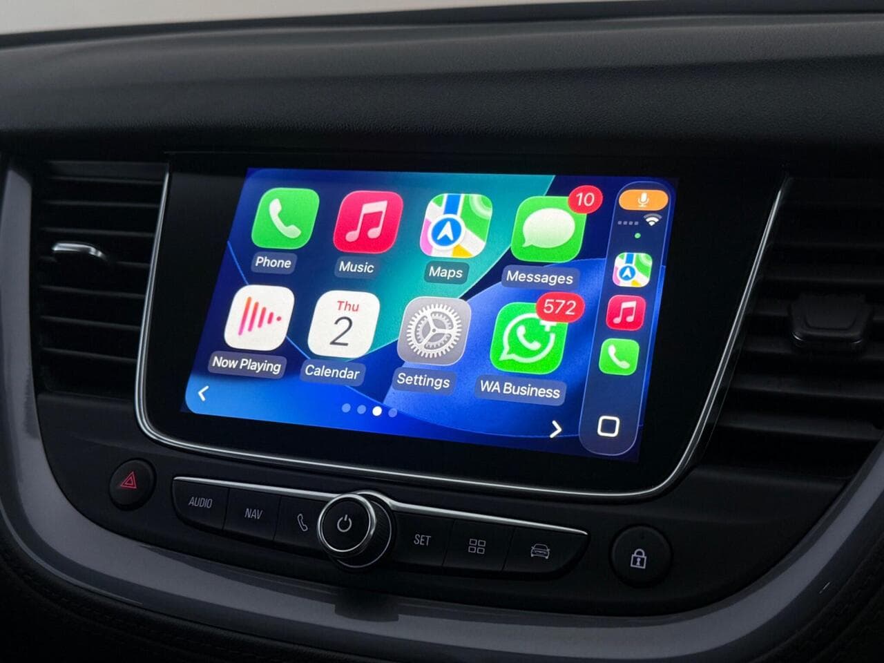 Vauxhall Grandland X thumbnail Infotainment System