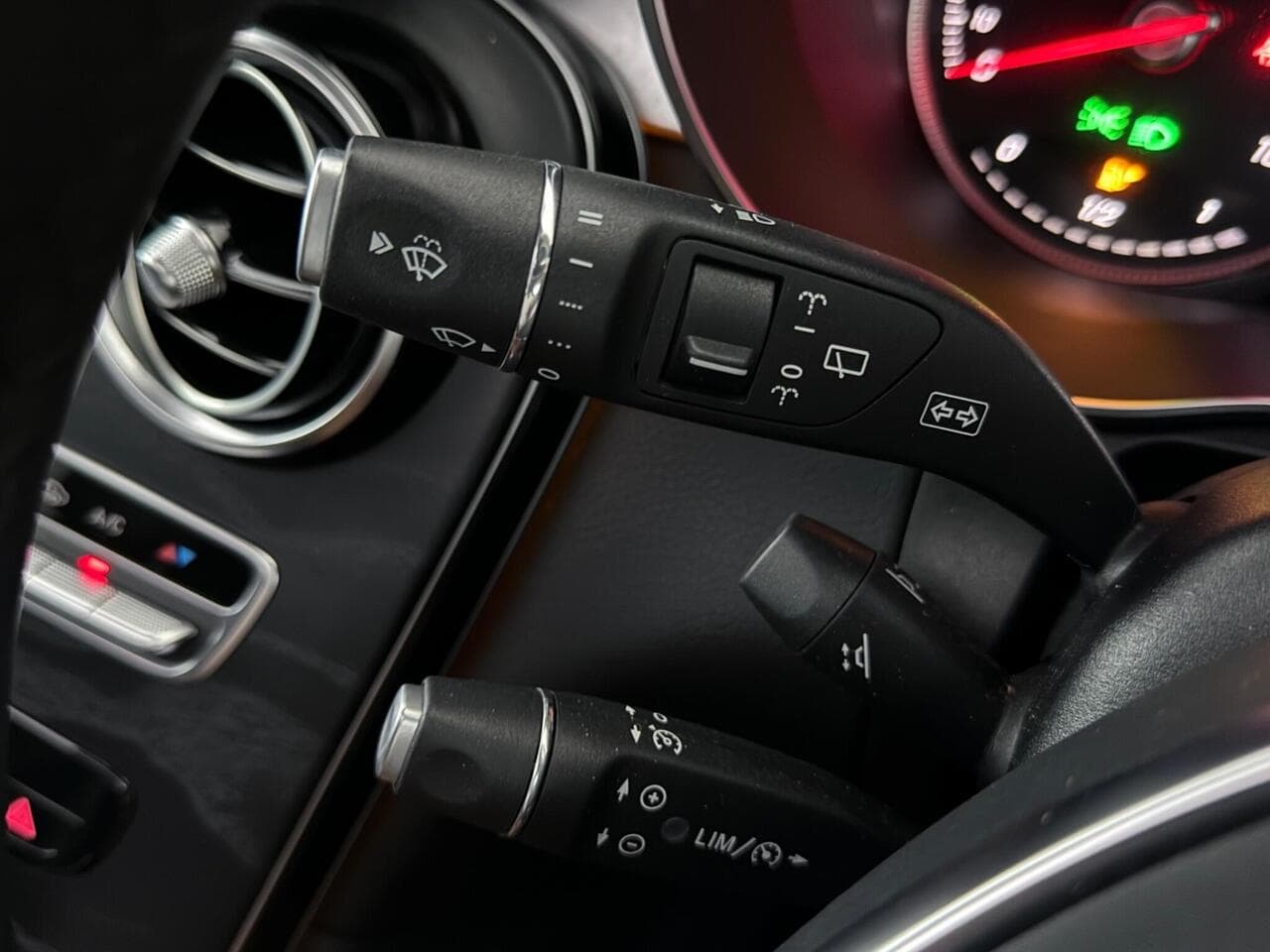 Mercedes-Benz GLC thumbnail Misc Controls