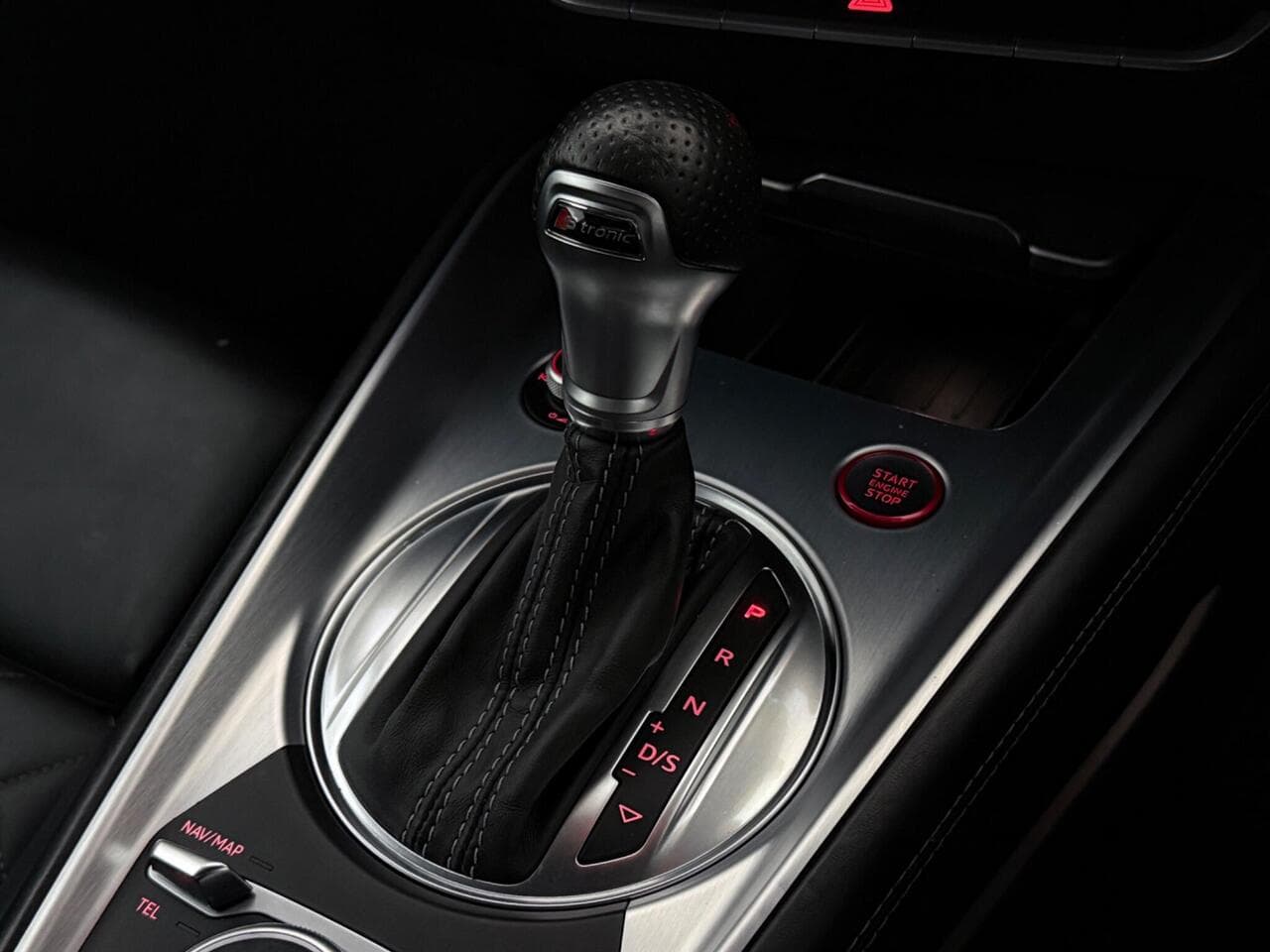 Audi TTS thumbnail Interior Front