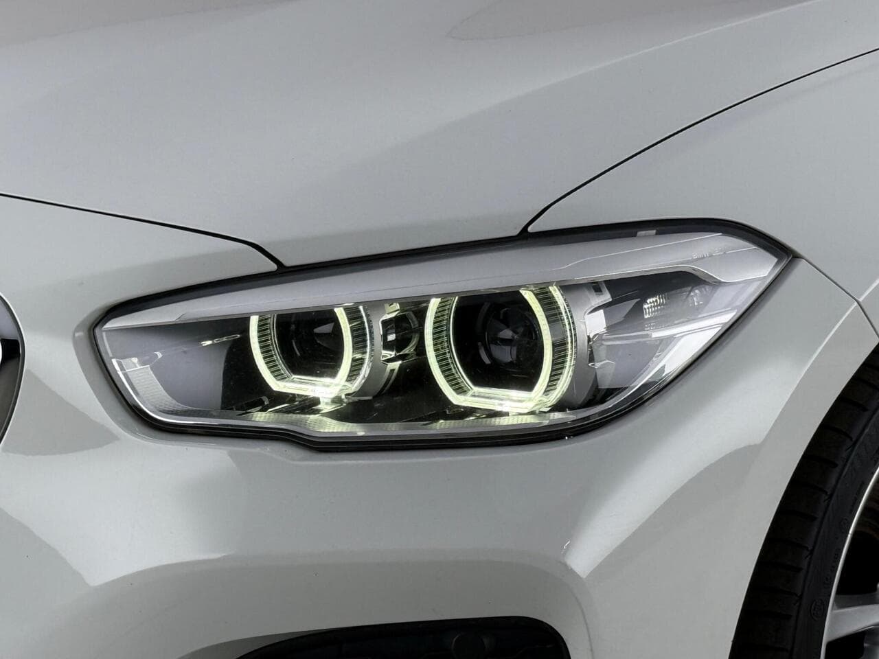 BMW 1 Series thumbnail Lights Front