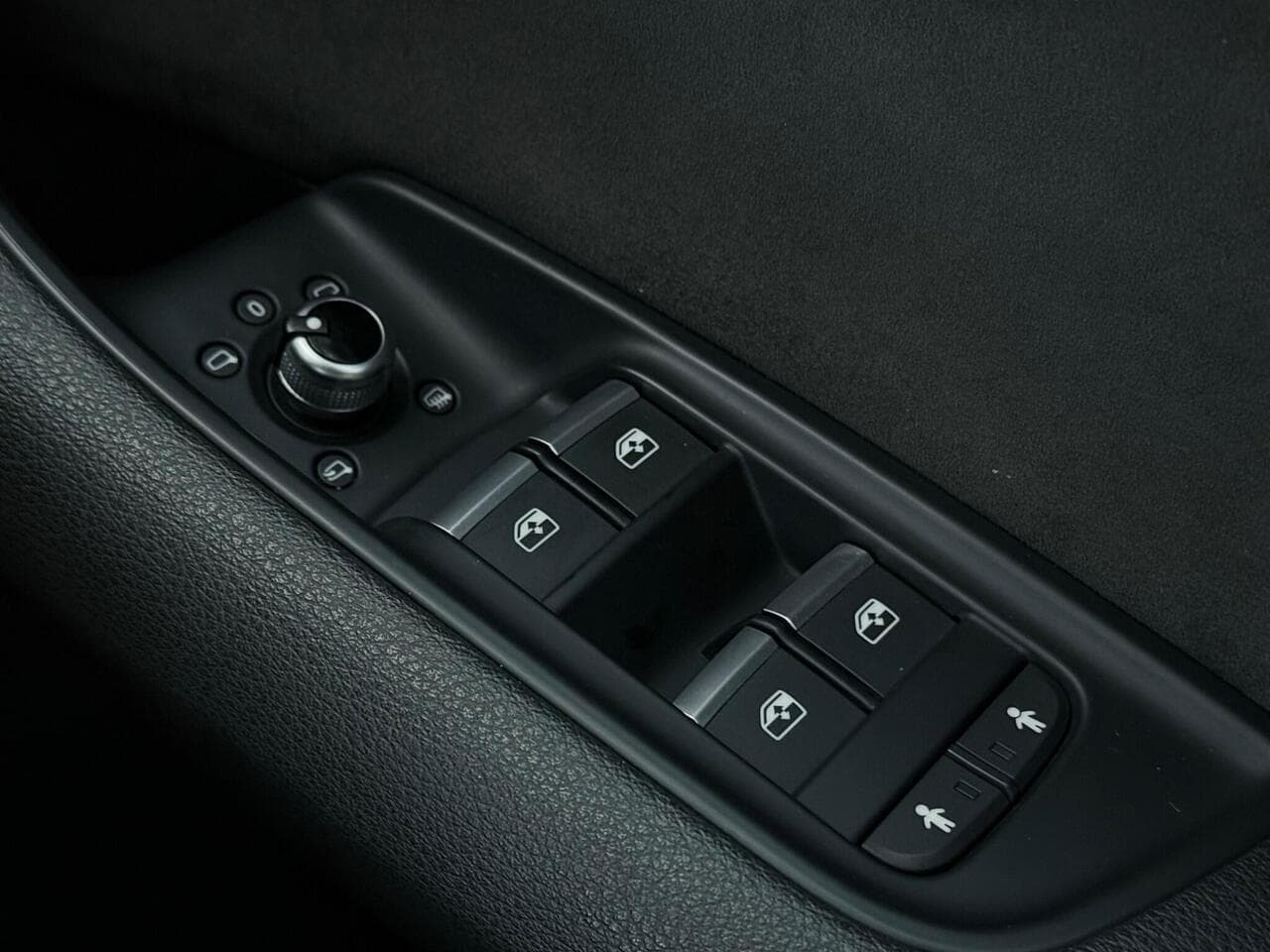 Audi Q7 thumbnail Misc Controls